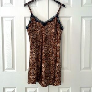 Morgan Taylor Intimates Leopard Print Slip Dress Women’s L Lace Trim Y2K Retro